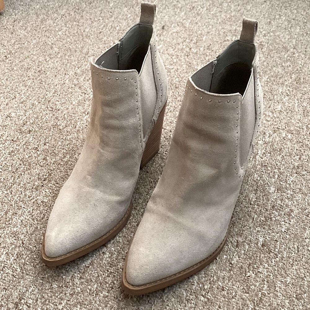 Marc Fisher Bellie suede booties